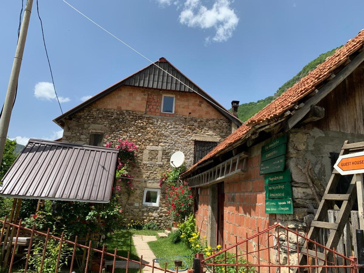 Guest House Ulaj Vuthaj Exterior foto