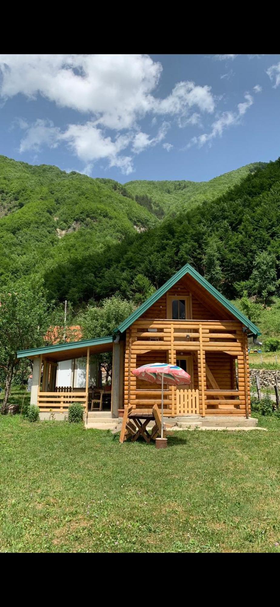 Guest House Ulaj Vuthaj Exterior foto
